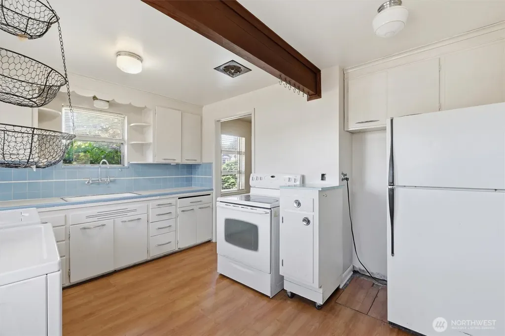 5603 SW Lander Street Seattle WA 98116