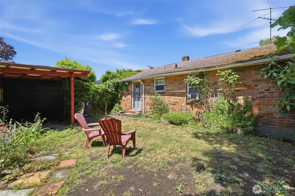 5603 SW Lander Street Seattle WA 98116