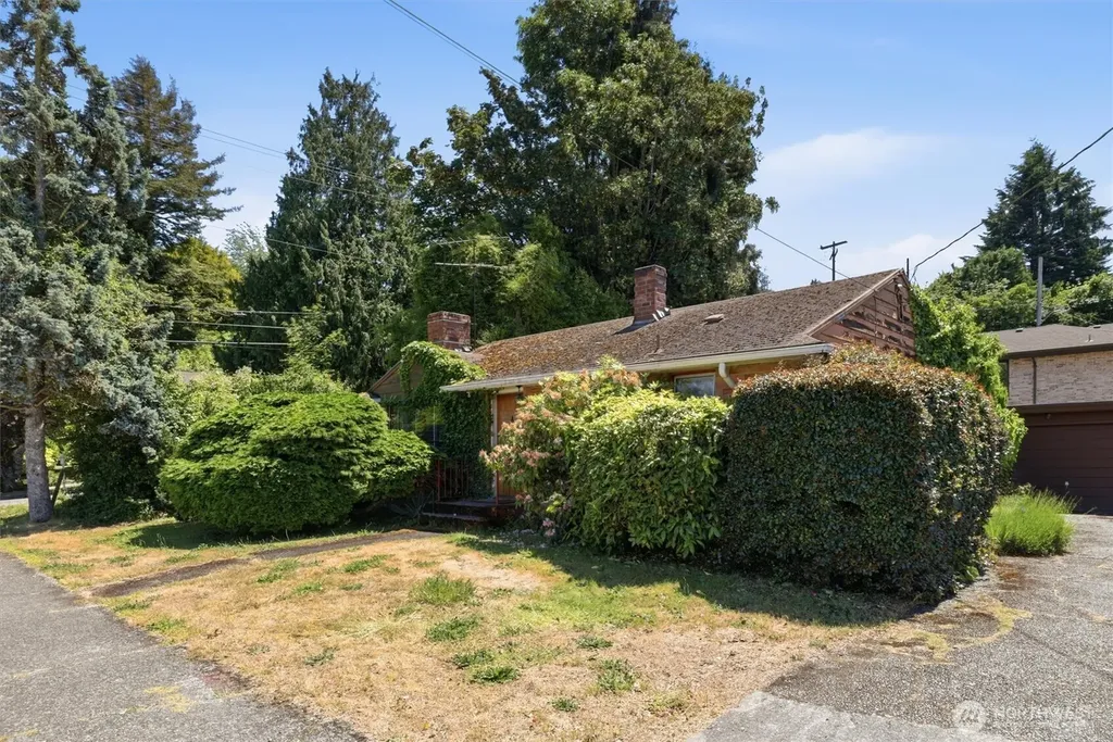 5603 SW Lander Street Seattle WA 98116