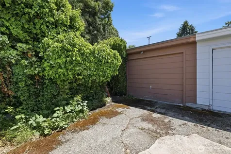 5603 SW Lander Street Seattle WA 98116