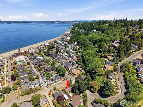 5603 SW Lander Street Seattle WA 98116