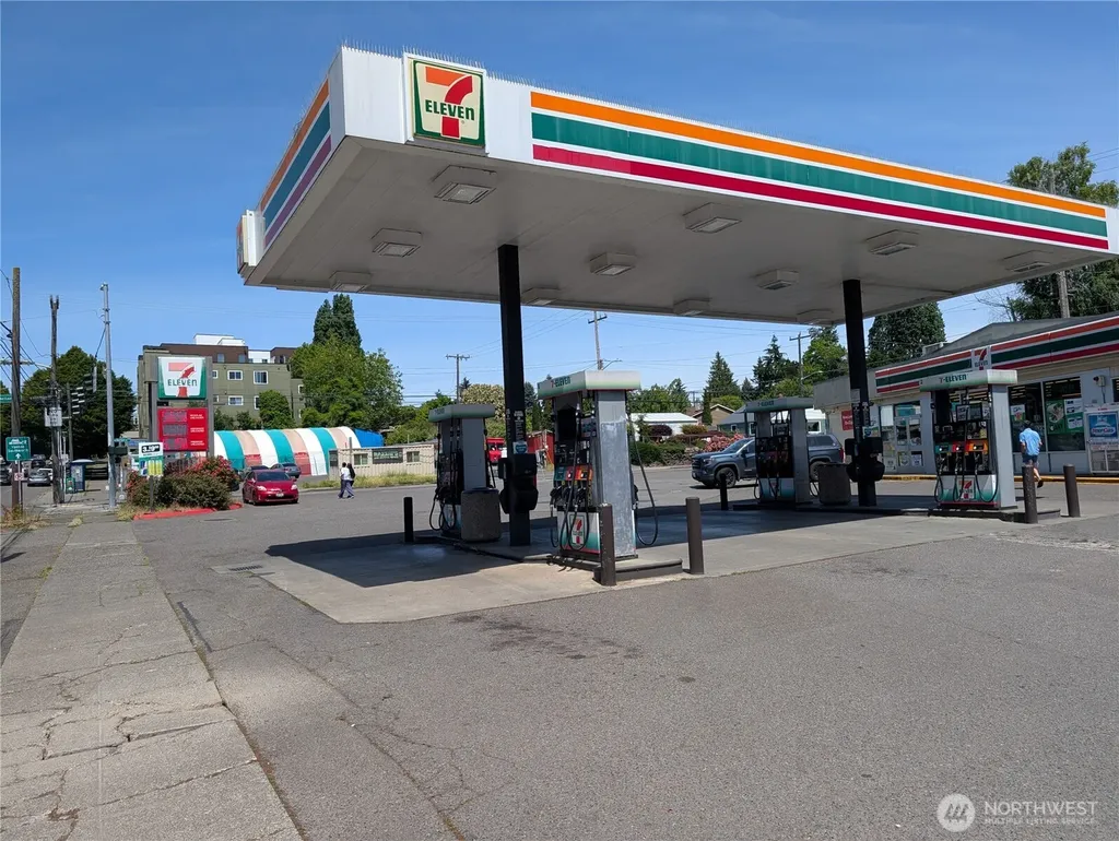 9200 35th Avenue SW Seattle WA 98126
