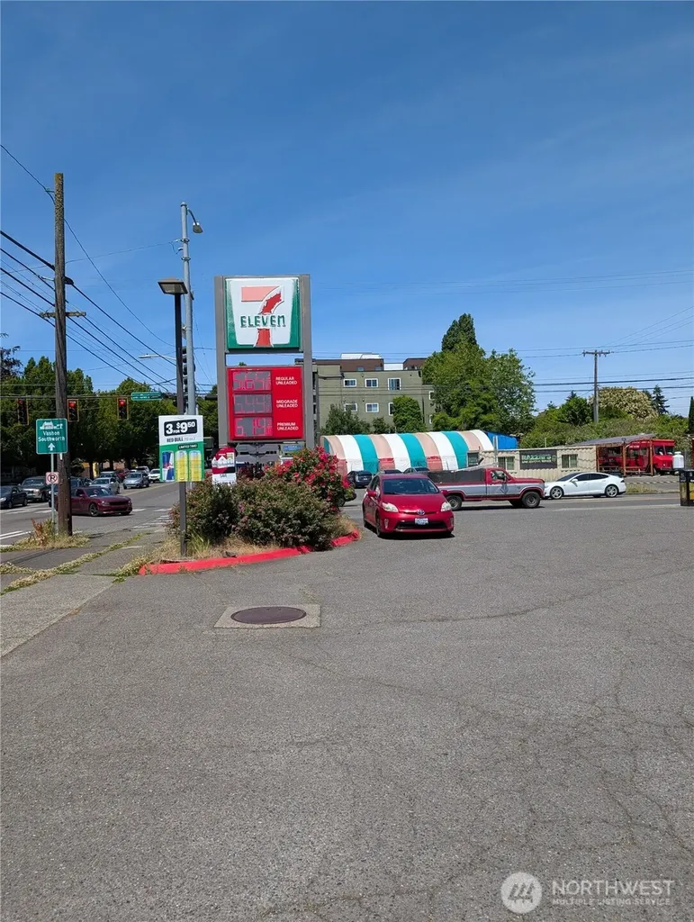 9200 35th Avenue SW Seattle WA 98126
