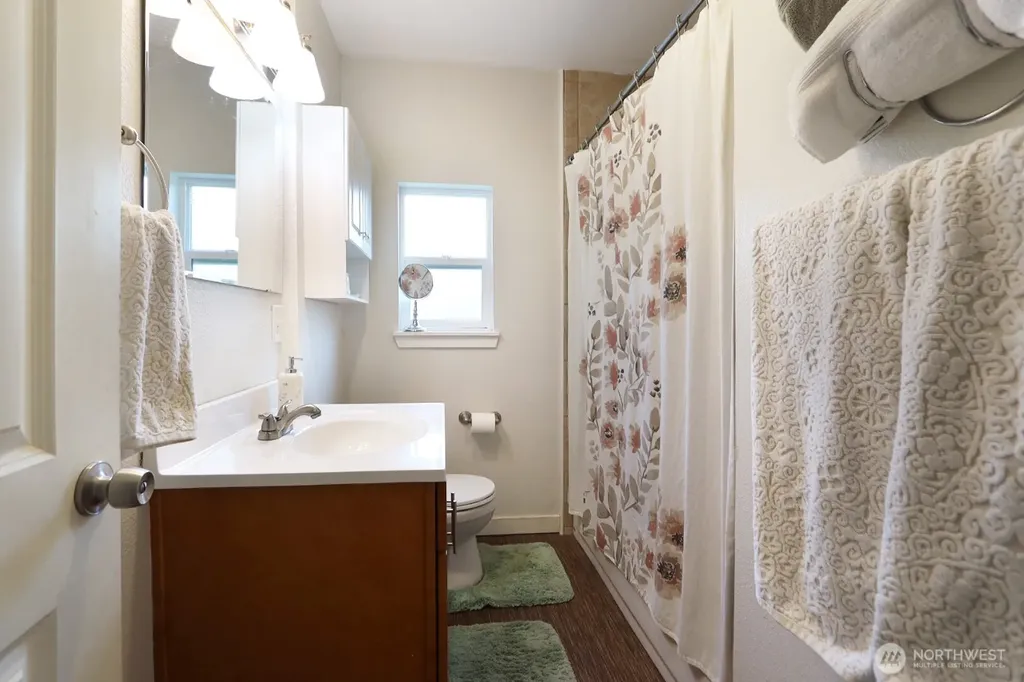 16208 48th Avenue W Edmonds WA 98026