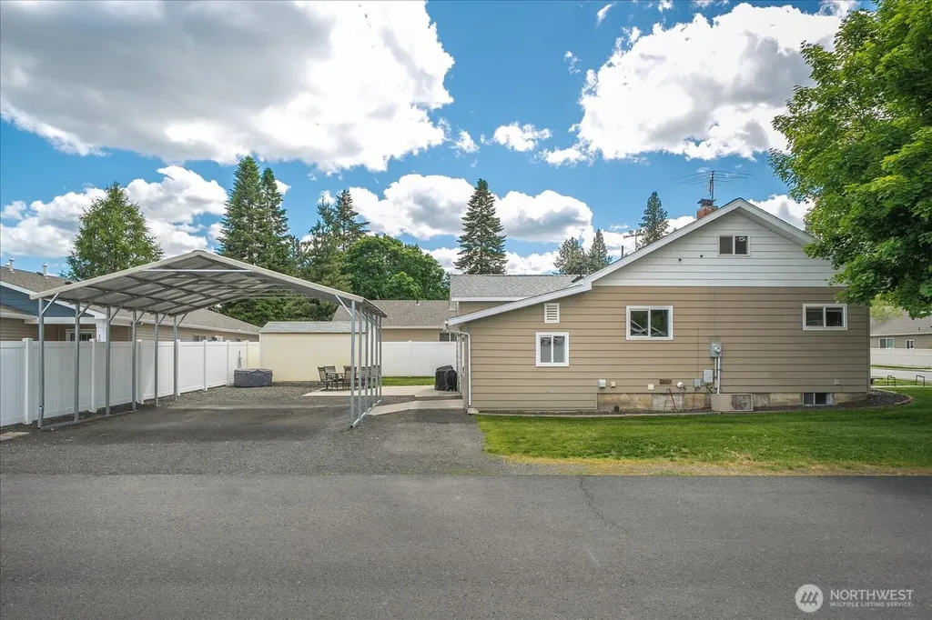 517 S Felts Road Spokane Valley WA 99206
