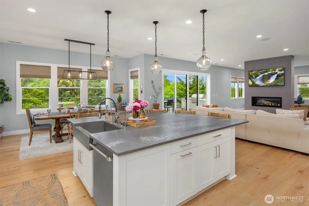 8701 NE Winslow Grove Court Bainbridge Island WA 98110