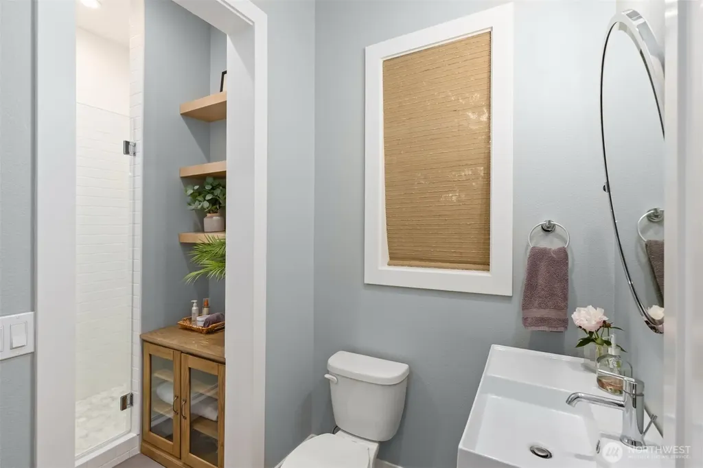 8701 NE Winslow Grove Court Bainbridge Island WA 98110