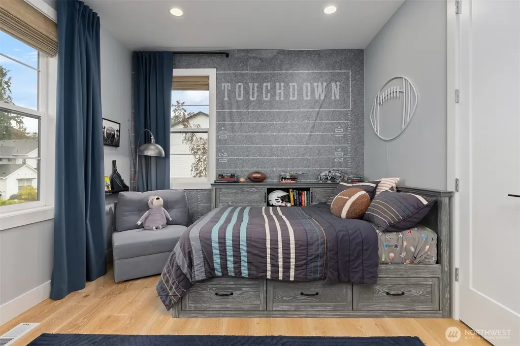8701 NE Winslow Grove Court Bainbridge Island WA 98110