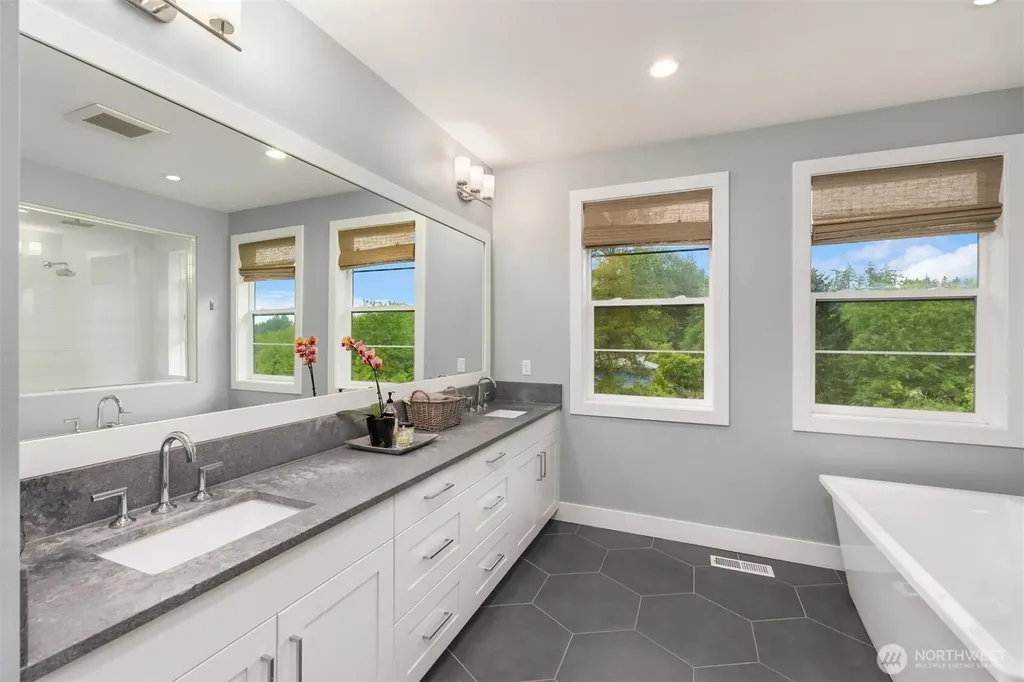 8701 NE Winslow Grove Court Bainbridge Island WA 98110