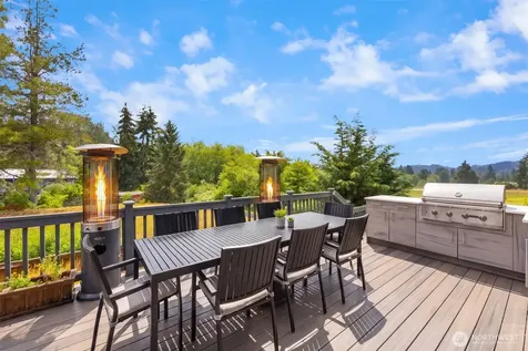 8701 NE Winslow Grove Court Bainbridge Island WA 98110