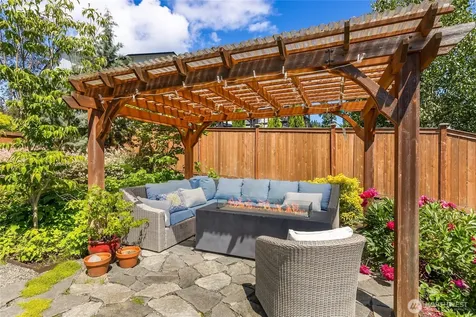 8701 NE Winslow Grove Court Bainbridge Island WA 98110