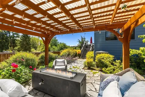 8701 NE Winslow Grove Court Bainbridge Island WA 98110