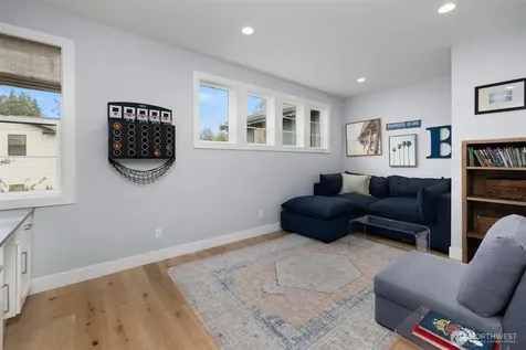 8701 NE Winslow Grove Court Bainbridge Island WA 98110