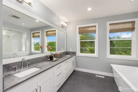 8701 NE Winslow Grove Court Bainbridge Island WA 98110