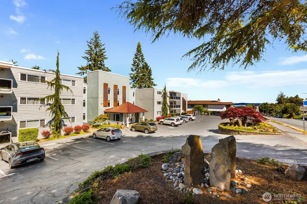 960 5th Ave S Edmonds WA 98020