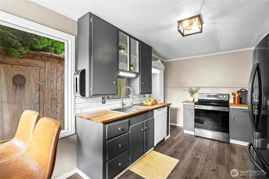 1 E Mcgill Avenue Everett WA 98208