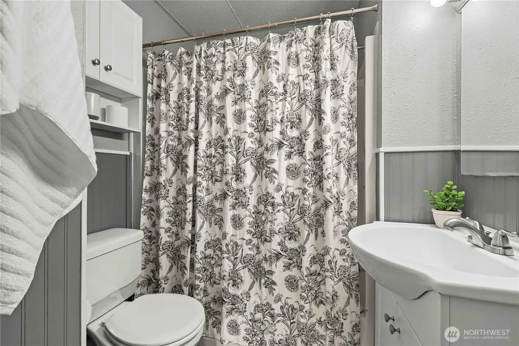 1 E Mcgill Avenue Everett WA 98208