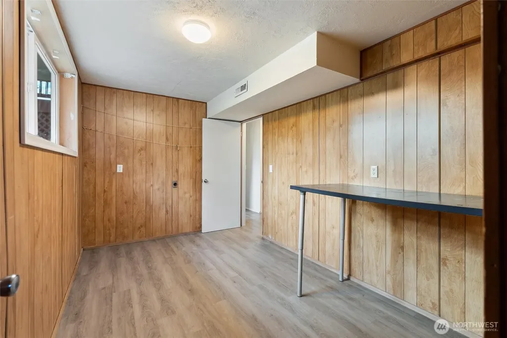 1119 Shelton Avenue NE Renton WA 98056