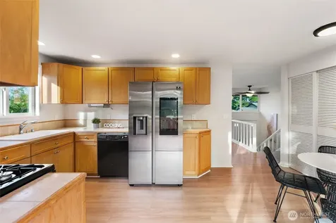 1119 Shelton Avenue NE Renton WA 98056
