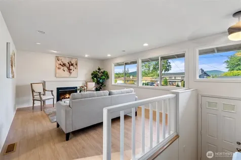 1119 Shelton Avenue NE Renton WA 98056