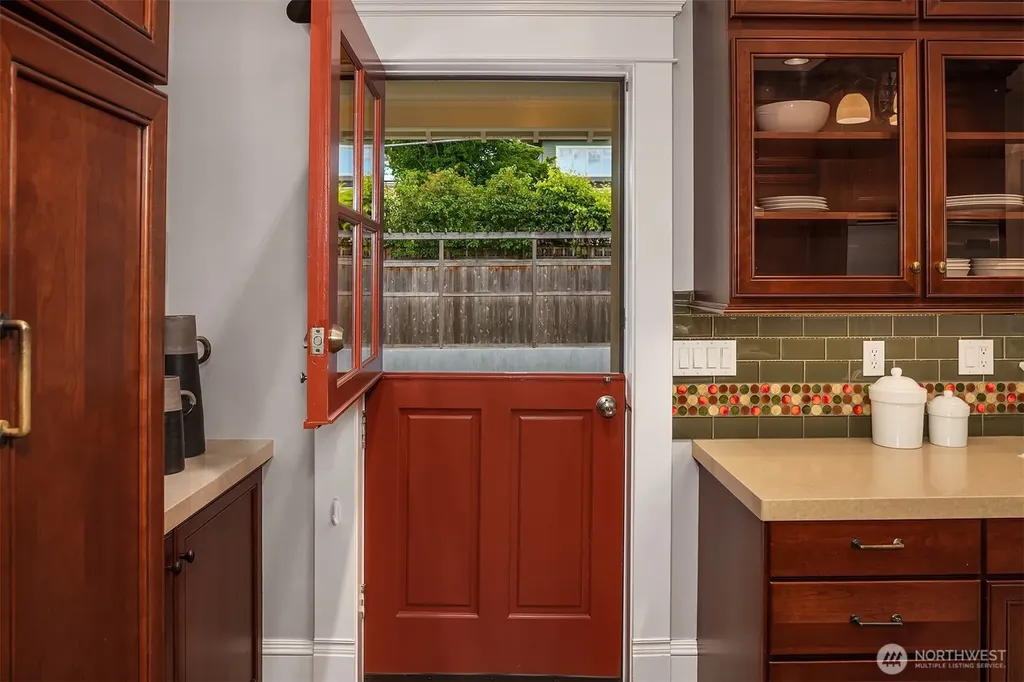 721 18th Avenue E Seattle WA 98112