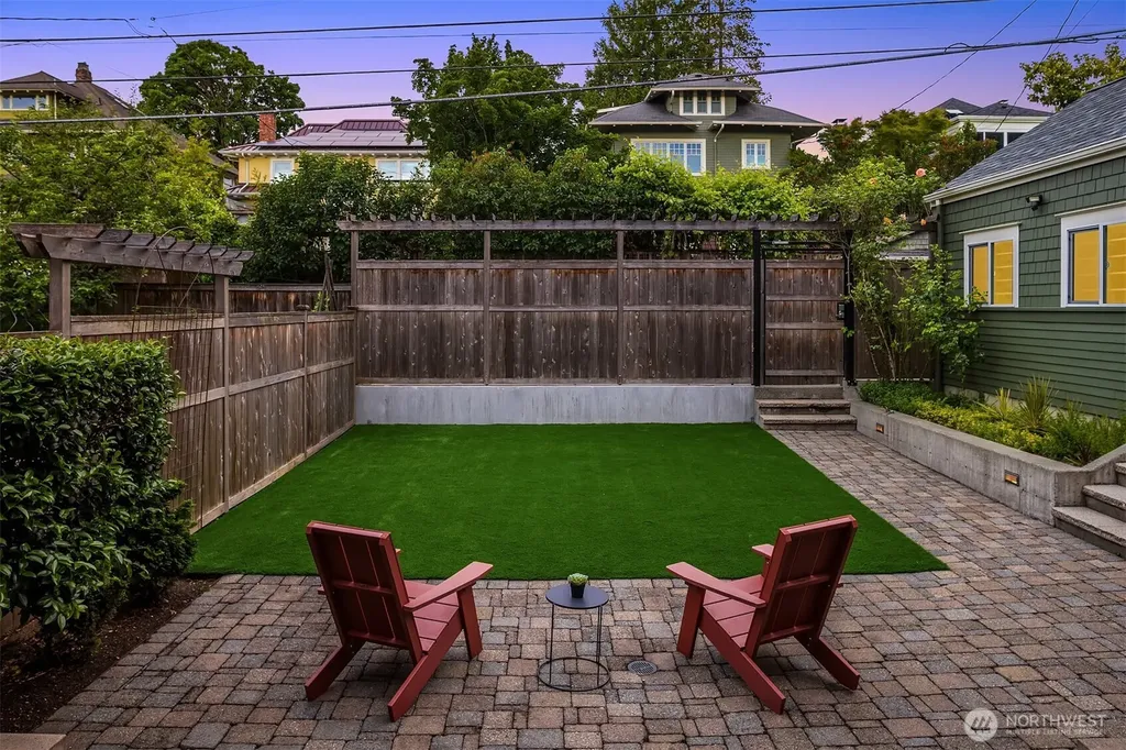721 18th Avenue E Seattle WA 98112