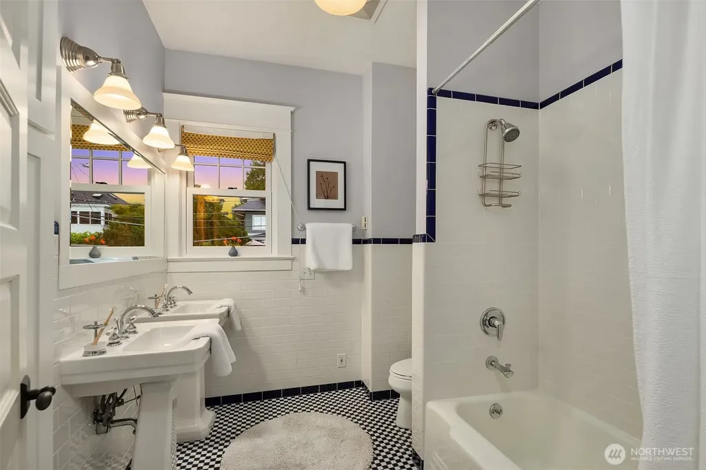 721 18th Avenue E Seattle WA 98112