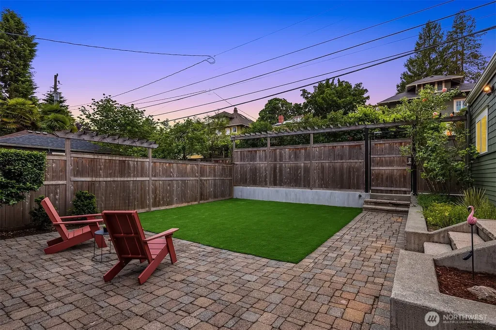 721 18th Avenue E Seattle WA 98112