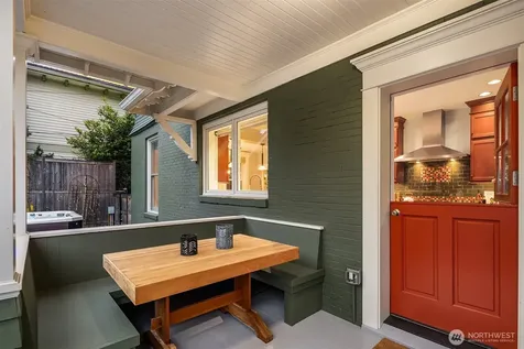 721 18th Avenue E Seattle WA 98112
