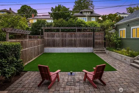 721 18th Avenue E Seattle WA 98112