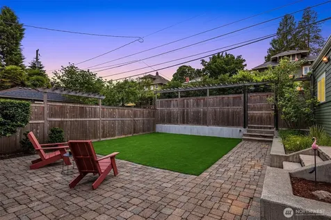 721 18th Avenue E Seattle WA 98112