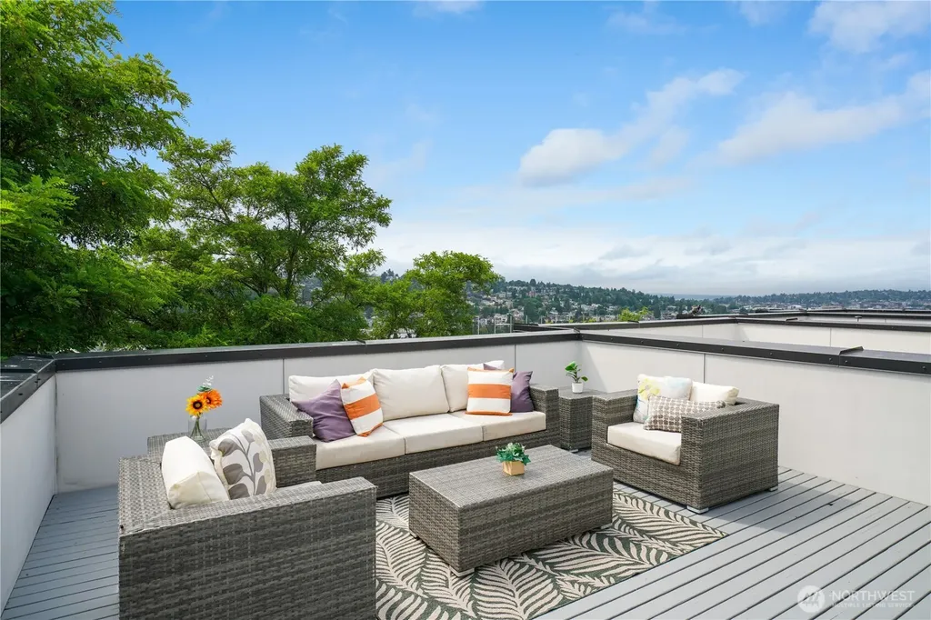 2573 13th Avenue W Seattle WA 98119