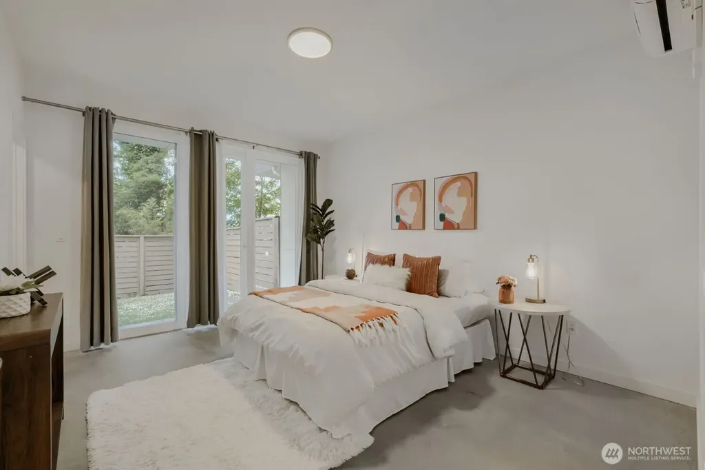2573 13th Avenue W Seattle WA 98119