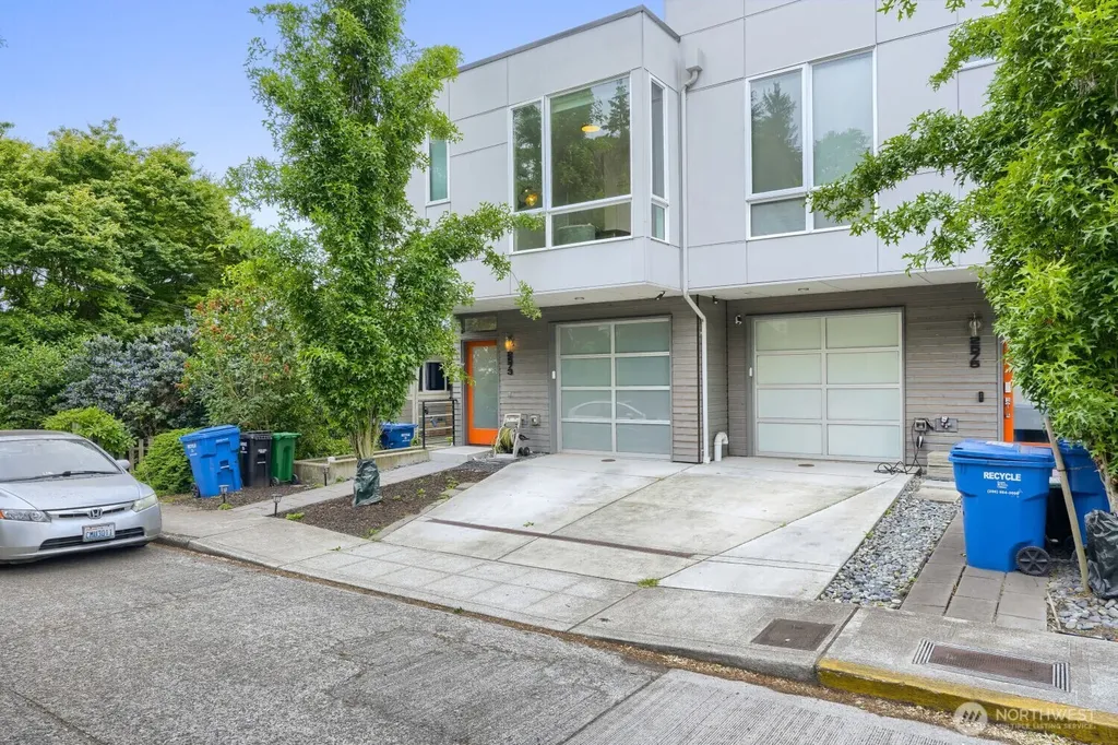 2573 13th Avenue W Seattle WA 98119