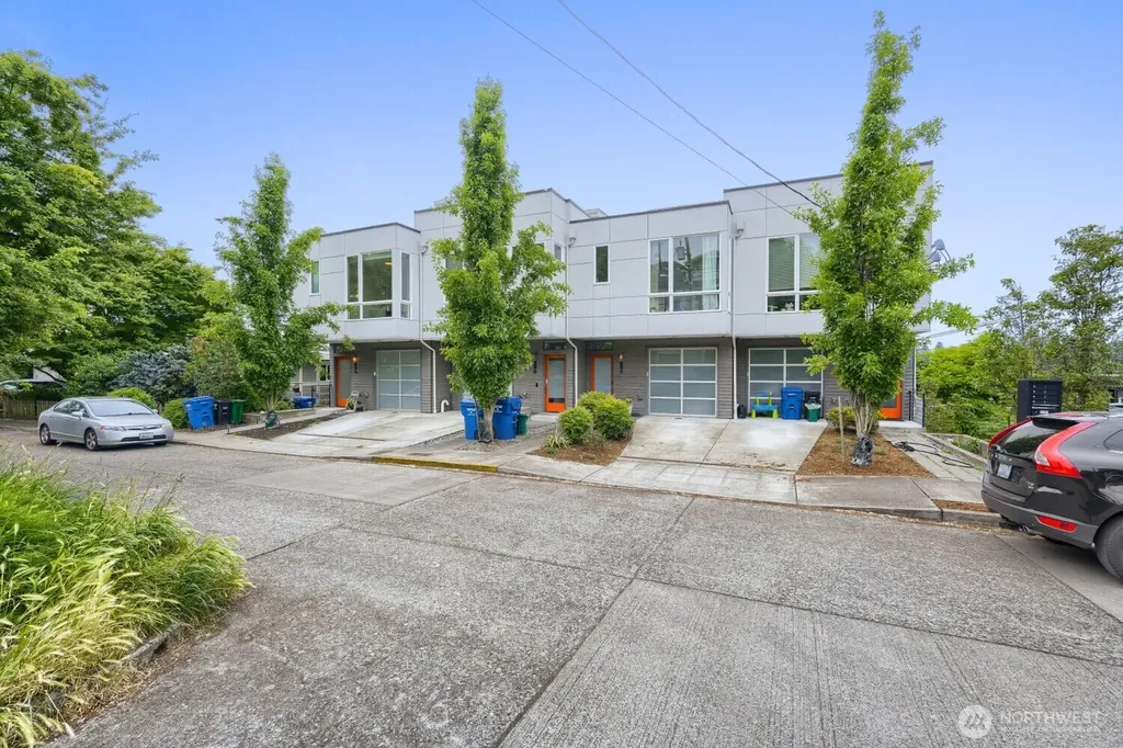 2573 13th Avenue W Seattle WA 98119