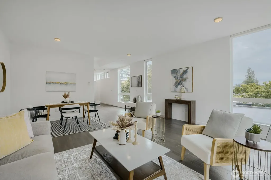 2573 13th Avenue W Seattle WA 98119