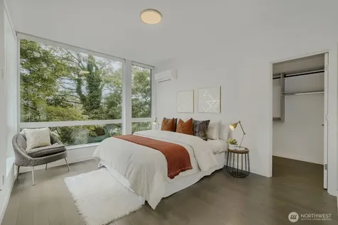 2573 13th Avenue W Seattle WA 98119