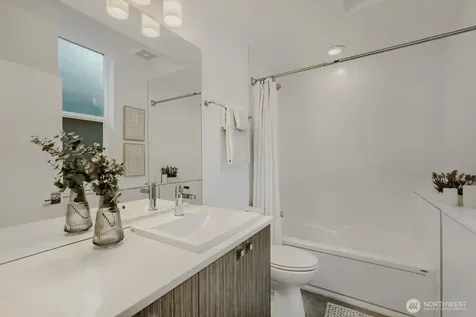 2573 13th Avenue W Seattle WA 98119