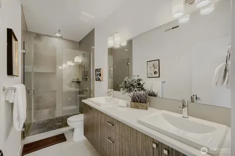 2573 13th Avenue W Seattle WA 98119