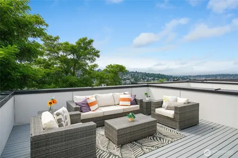 2573 13th Avenue W Seattle WA 98119