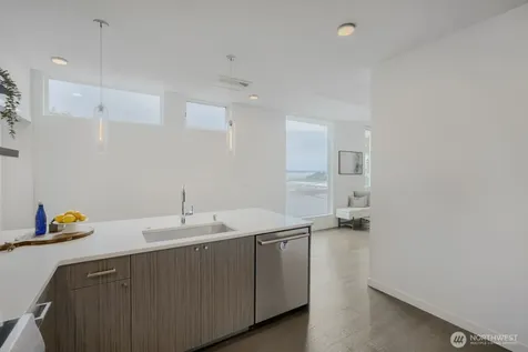 2573 13th Avenue W Seattle WA 98119