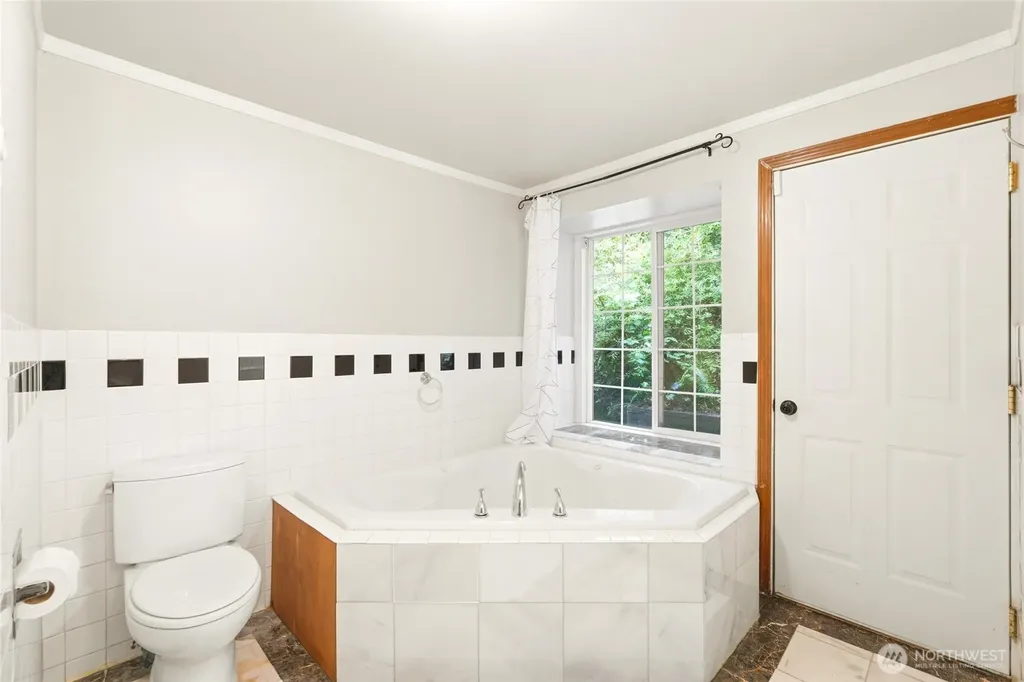 4243 Timberline Road Clinton WA 98236