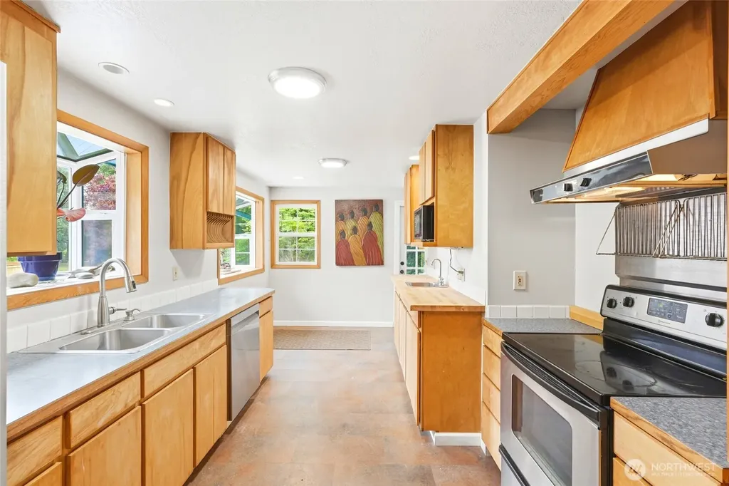 4243 Timberline Road Clinton WA 98236