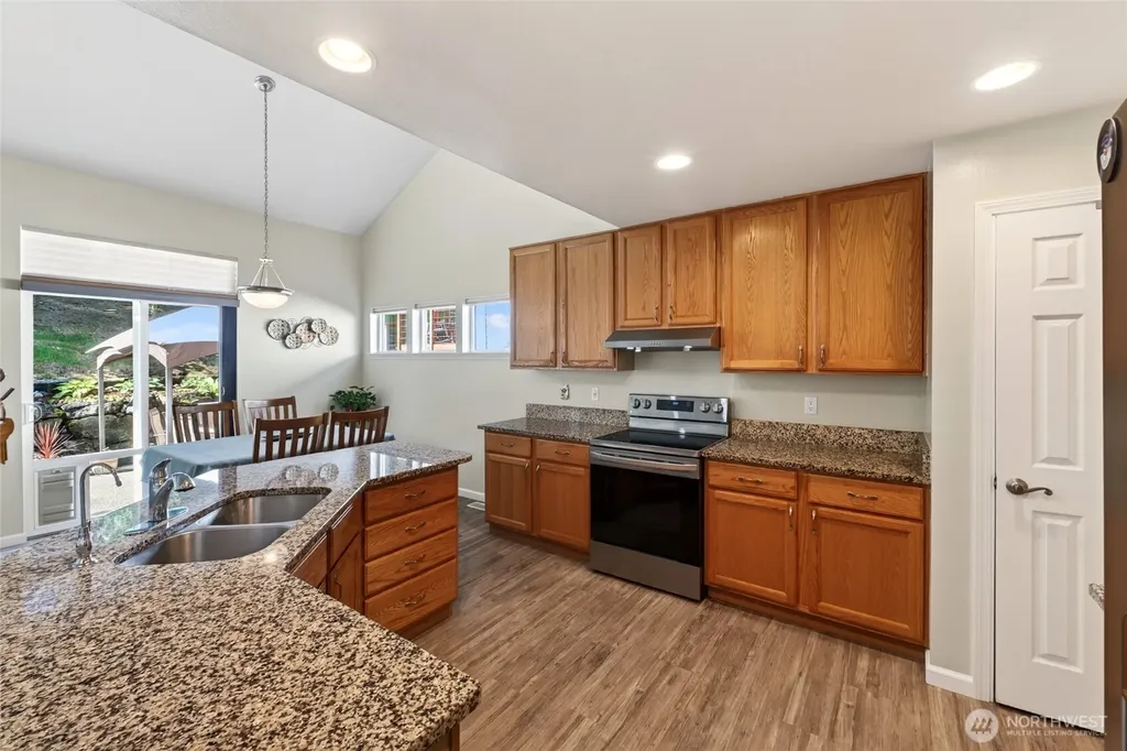 2202 Forest Ridge Drive SE Auburn WA 98002