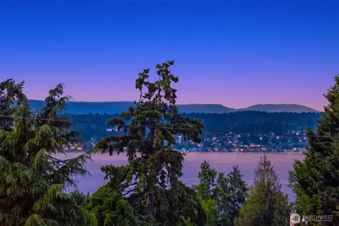 543 16th Avenue W Kirkland WA 98033