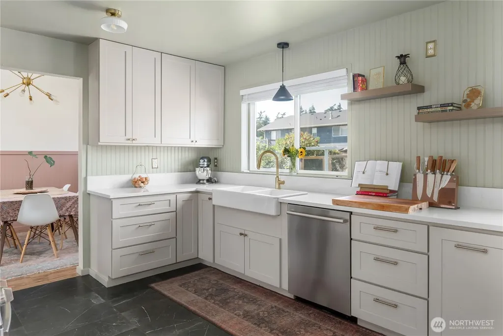 1560 SW 9th Avenue Oak Harbor WA 98277