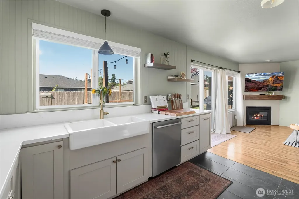 1560 SW 9th Avenue Oak Harbor WA 98277