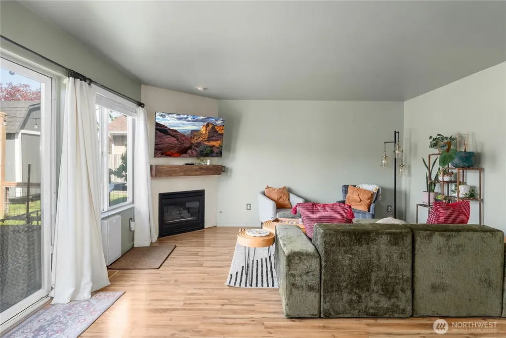1560 SW 9th Avenue Oak Harbor WA 98277