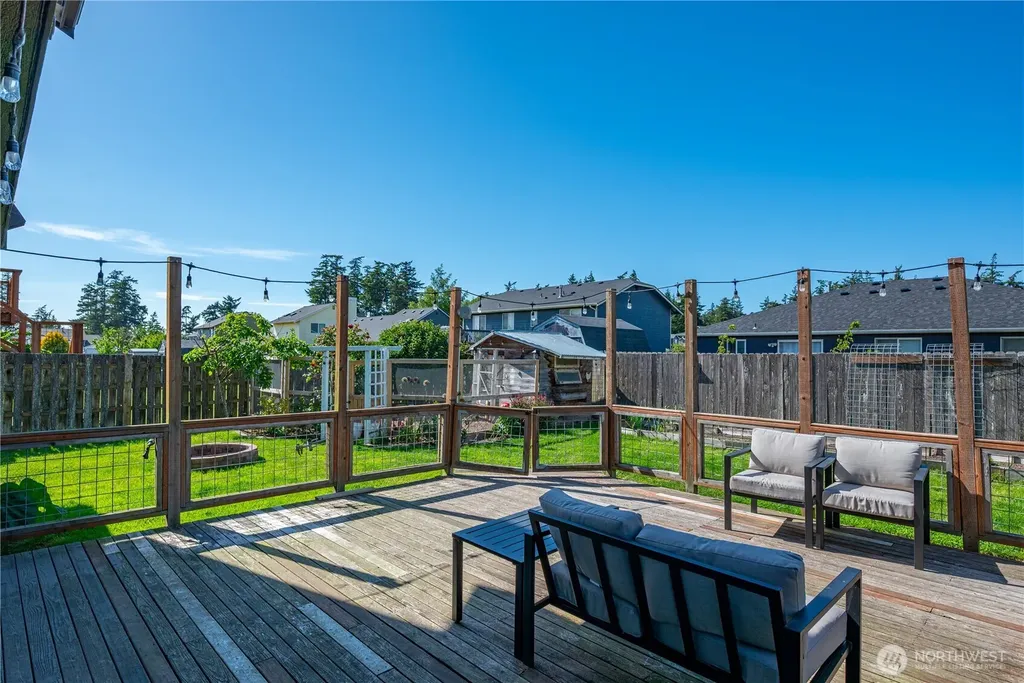 1560 SW 9th Avenue Oak Harbor WA 98277
