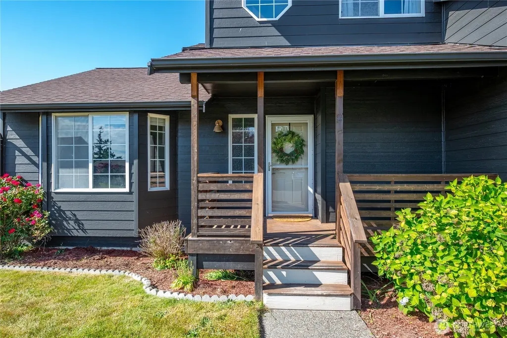 1560 SW 9th Avenue Oak Harbor WA 98277